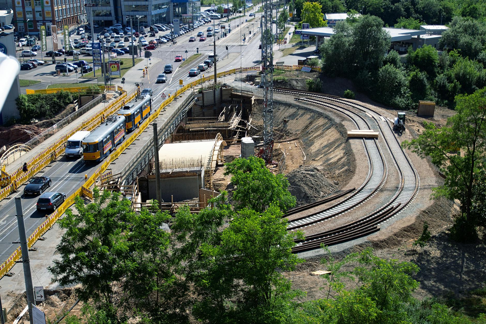 Mapa infrastruktury miasta Luboń z zaznaczonymi kluczowymi punktami usługowymi